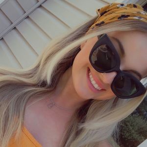 Meet your Posher, Hayley